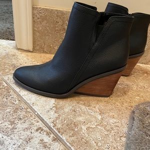 Dr Scholls Morgan black wedge bootie. Size 7.5